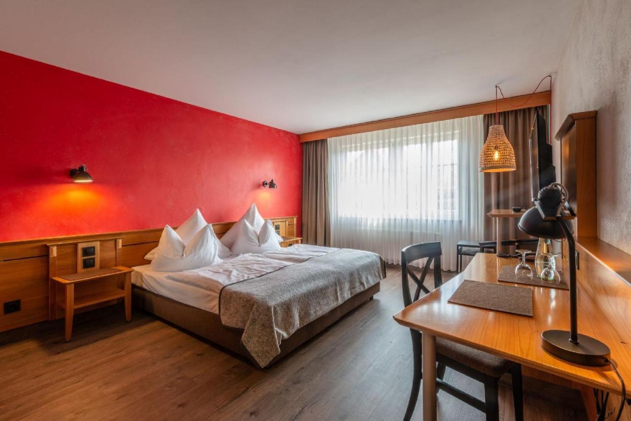 Biobausewein Wein Hotel Leben Iphofen Bagian luar foto